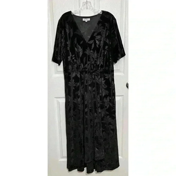 NWOT POLAGRAM  Black Floral Faux Wrap Velvet Maxi V-Neck Dress | size 3XL - Picture 1 of 10